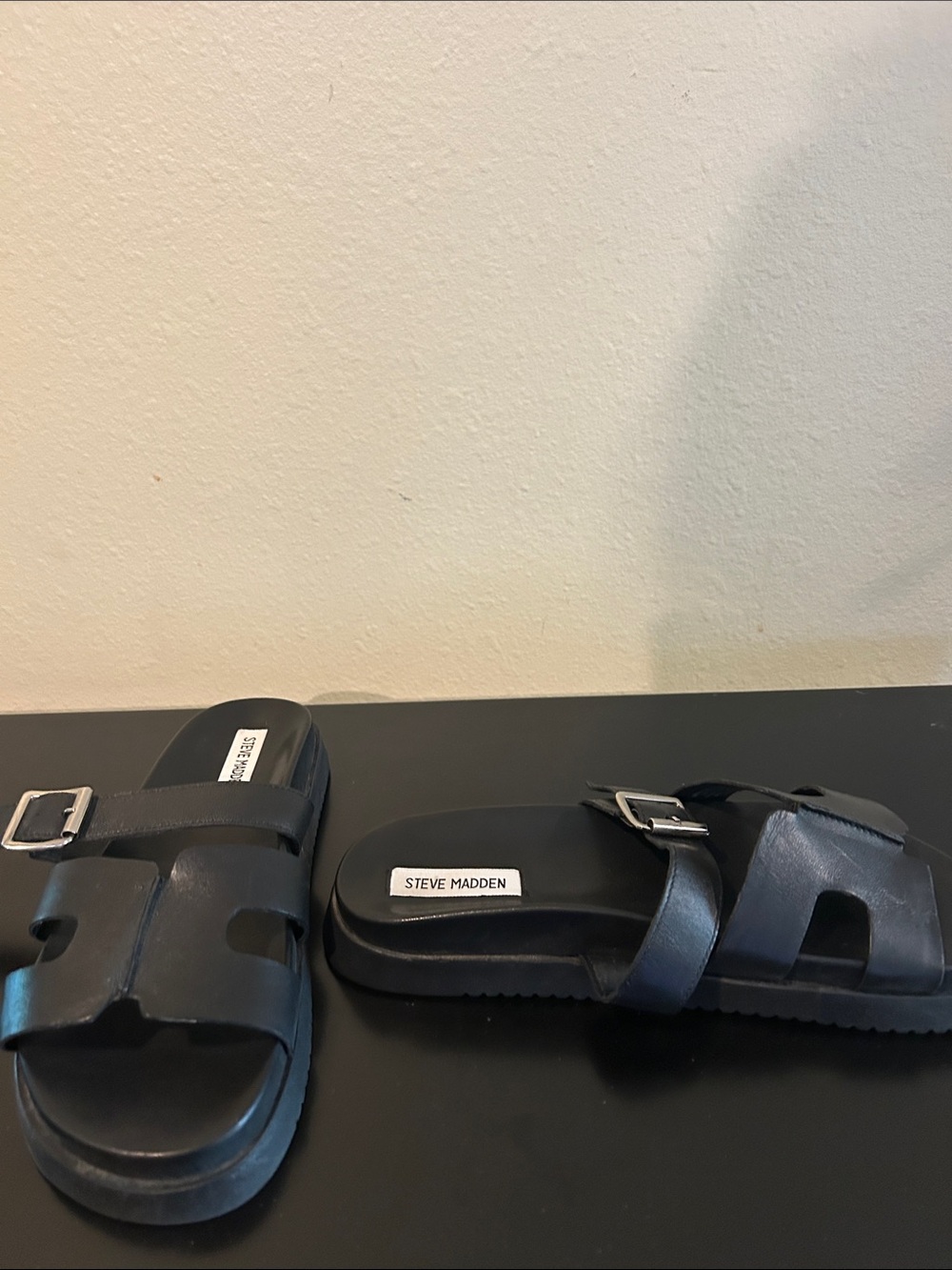 Women’s Black Steve Madden slides/sandals Size 9 - Picture 3 of 5